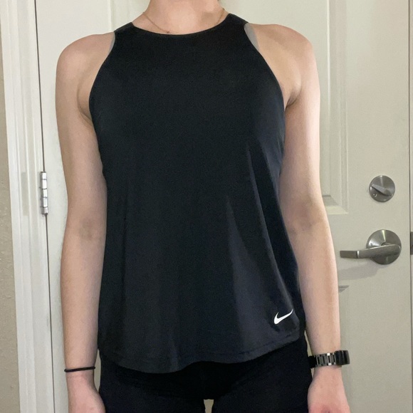 Nike workout tank - Picture 7 of 12